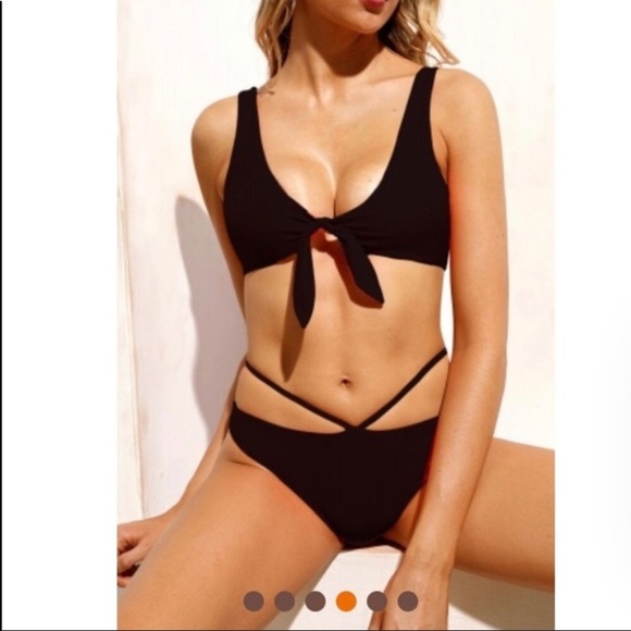 FLASH SALE ☀️Vanessa Bikini Swimsuit☀️ - Picture 4 of 8